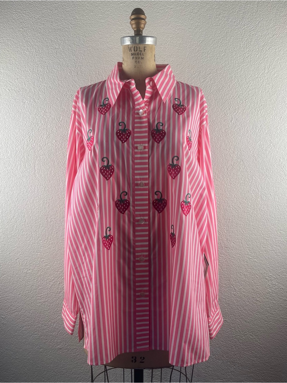 Bob Mackie l 1X Plus Size Wearable Art Embroidery Strawberry Stripe Button Shirt